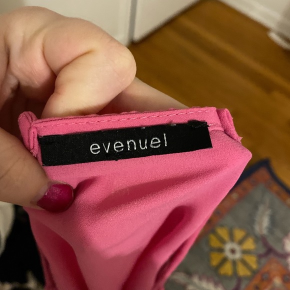 Pink ruffled top - Picture 4 of 4